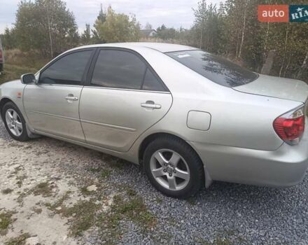 Серый Тойота Камри, объемом двигателя 2.36 л и пробегом 260 тыс. км за 6700 $, фото 3 на Automoto.ua