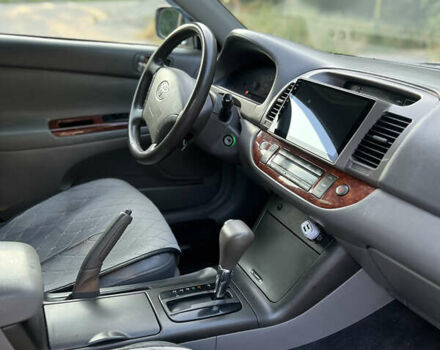 Серый Тойота Камри, объемом двигателя 2.4 л и пробегом 210 тыс. км за 6700 $, фото 2 на Automoto.ua