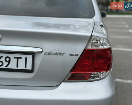 Серый Тойота Камри, объемом двигателя 2.36 л и пробегом 220 тыс. км за 6200 $, фото 20 на Automoto.ua