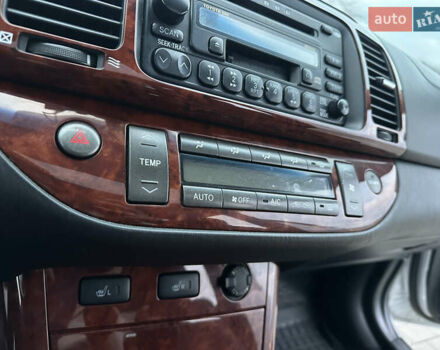 Серый Тойота Камри, объемом двигателя 2.36 л и пробегом 220 тыс. км за 6200 $, фото 46 на Automoto.ua