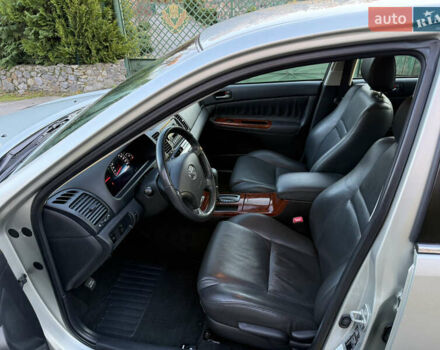 Серый Тойота Камри, объемом двигателя 2.4 л и пробегом 42 тыс. км за 10900 $, фото 75 на Automoto.ua