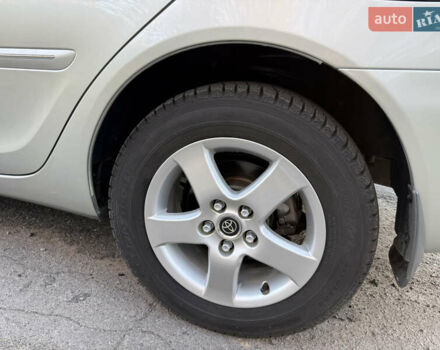 Серый Тойота Камри, объемом двигателя 2.4 л и пробегом 42 тыс. км за 10900 $, фото 42 на Automoto.ua