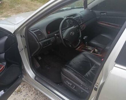 Серый Тойота Камри, объемом двигателя 2.36 л и пробегом 260 тыс. км за 6700 $, фото 1 на Automoto.ua