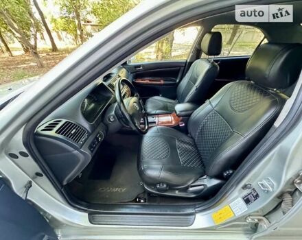 Серый Тойота Камри, объемом двигателя 2.36 л и пробегом 213 тыс. км за 6300 $, фото 35 на Automoto.ua