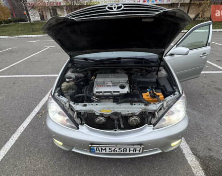 Сірий Тойота Камрі, об'ємом двигуна 3 л та пробігом 346 тис. км за 6270 $, фото 10 на Automoto.ua