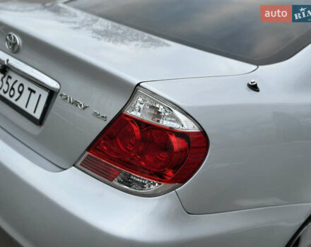 Серый Тойота Камри, объемом двигателя 2.36 л и пробегом 220 тыс. км за 6200 $, фото 19 на Automoto.ua