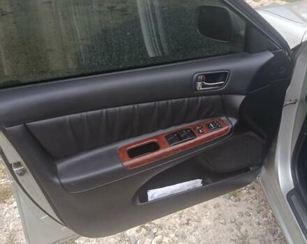 Серый Тойота Камри, объемом двигателя 2.36 л и пробегом 260 тыс. км за 6700 $, фото 2 на Automoto.ua