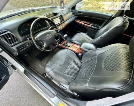 Серый Тойота Камри, объемом двигателя 2.36 л и пробегом 213 тыс. км за 6300 $, фото 33 на Automoto.ua