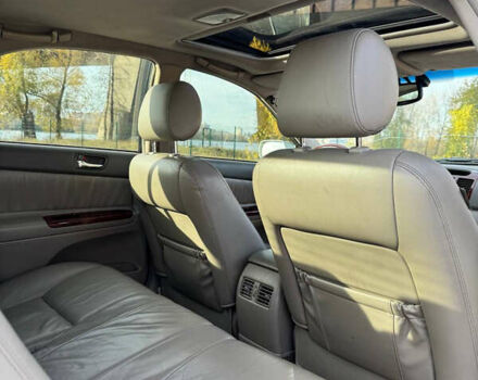 Сірий Тойота Камрі, об'ємом двигуна 2.4 л та пробігом 333 тис. км за 5500 $, фото 8 на Automoto.ua