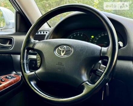 Серый Тойота Камри, объемом двигателя 2.36 л и пробегом 213 тыс. км за 6300 $, фото 50 на Automoto.ua