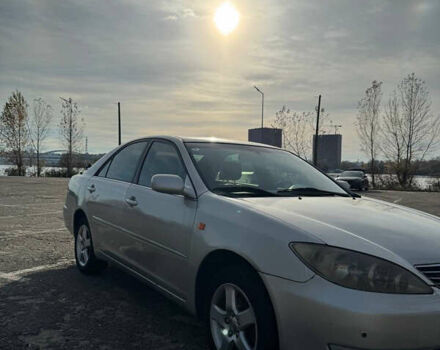 Сірий Тойота Камрі, об'ємом двигуна 2.4 л та пробігом 333 тис. км за 5500 $, фото 4 на Automoto.ua