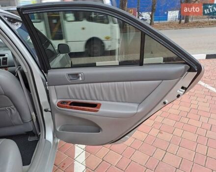 Серый Тойота Камри, объемом двигателя 2.4 л и пробегом 245 тыс. км за 7500 $, фото 13 на Automoto.ua