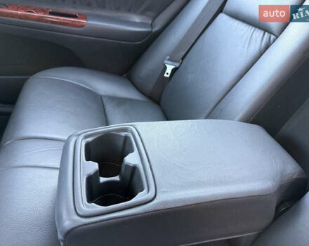 Серый Тойота Камри, объемом двигателя 2.4 л и пробегом 42 тыс. км за 10900 $, фото 98 на Automoto.ua