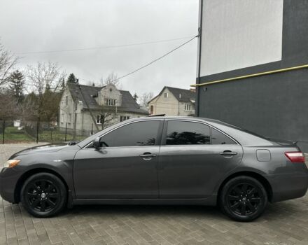 Серый Тойота Камри, объемом двигателя 2.4 л и пробегом 350 тыс. км за 6500 $, фото 1 на Automoto.ua