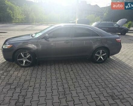 Сірий Тойота Камрі, об'ємом двигуна 2.36 л та пробігом 282 тис. км за 8600 $, фото 2 на Automoto.ua