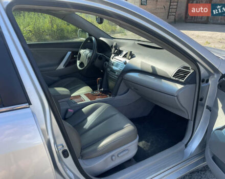 Серый Тойота Камри, объемом двигателя 3.5 л и пробегом 278 тыс. км за 8300 $, фото 22 на Automoto.ua