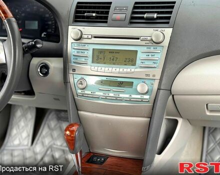 Серый Тойота Камри, объемом двигателя 3.5 л и пробегом 197 тыс. км за 8600 $, фото 5 на Automoto.ua