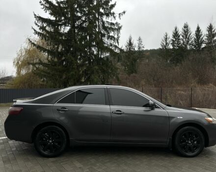 Серый Тойота Камри, объемом двигателя 2.4 л и пробегом 350 тыс. км за 6500 $, фото 5 на Automoto.ua