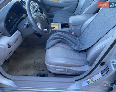 Серый Тойота Камри, объемом двигателя 2.4 л и пробегом 272 тыс. км за 7500 $, фото 21 на Automoto.ua