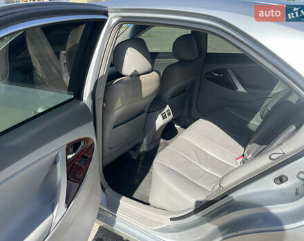 Серый Тойота Камри, объемом двигателя 3.5 л и пробегом 278 тыс. км за 8300 $, фото 21 на Automoto.ua