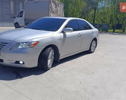 Сірий Тойота Камрі, об'ємом двигуна 3.5 л та пробігом 323 тис. км за 8000 $, фото 1 на Automoto.ua