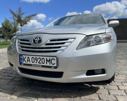 Серый Тойота Камри, объемом двигателя 2.4 л и пробегом 307 тыс. км за 7200 $, фото 2 на Automoto.ua