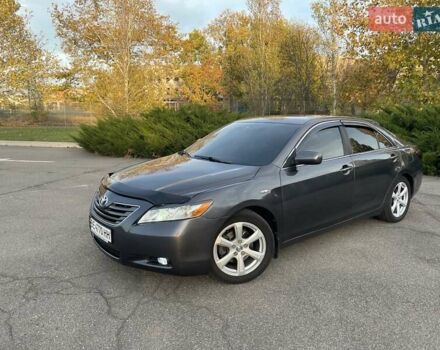 Серый Тойота Камри, объемом двигателя 0 л и пробегом 235 тыс. км за 8200 $, фото 2 на Automoto.ua