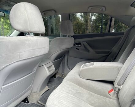 Серый Тойота Камри, объемом двигателя 2.4 л и пробегом 307 тыс. км за 7200 $, фото 15 на Automoto.ua