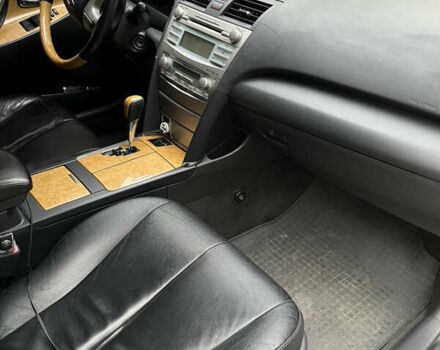 Серый Тойота Камри, объемом двигателя 3.46 л и пробегом 292 тыс. км за 7900 $, фото 1 на Automoto.ua