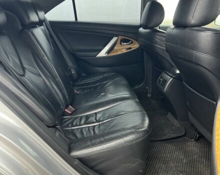 Сірий Тойота Камрі, об'ємом двигуна 3.5 л та пробігом 363 тис. км за 7999 $, фото 20 на Automoto.ua