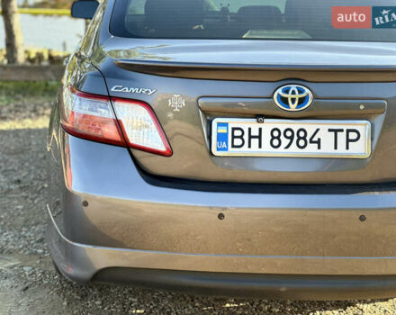 Сірий Тойота Камрі, об'ємом двигуна 2.4 л та пробігом 271 тис. км за 8990 $, фото 9 на Automoto.ua