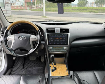 Сірий Тойота Камрі, об'ємом двигуна 3.46 л та пробігом 270 тис. км за 8400 $, фото 9 на Automoto.ua