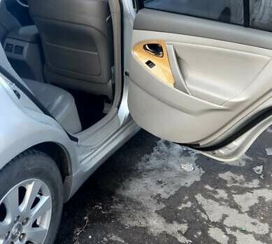 Серый Тойота Камри, объемом двигателя 3.5 л и пробегом 130 тыс. км за 10500 $, фото 17 на Automoto.ua