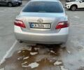 Сірий Тойота Камрі, об'ємом двигуна 3.46 л та пробігом 269 тис. км за 10000 $, фото 1 на Automoto.ua