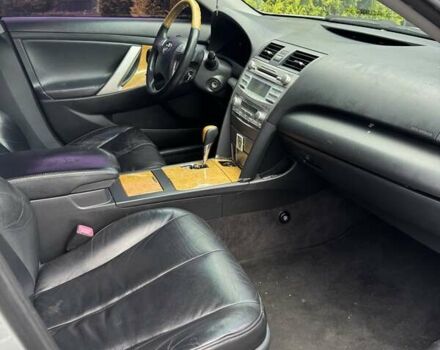 Серый Тойота Камри, объемом двигателя 3.5 л и пробегом 355 тыс. км за 7000 $, фото 7 на Automoto.ua