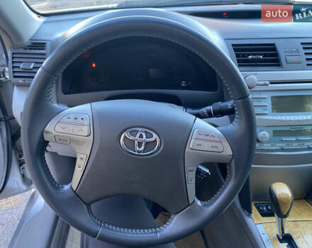 Серый Тойота Камри, объемом двигателя 2.4 л и пробегом 272 тыс. км за 7500 $, фото 26 на Automoto.ua