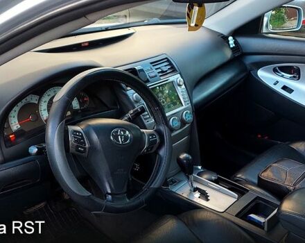 Серый Тойота Камри, объемом двигателя 3.5 л и пробегом 282 тыс. км за 8000 $, фото 1 на Automoto.ua