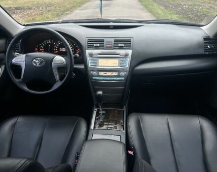 Сірий Тойота Камрі, об'ємом двигуна 2.4 л та пробігом 276 тис. км за 6500 $, фото 12 на Automoto.ua