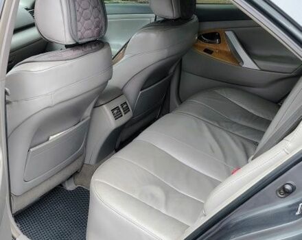 Серый Тойота Камри, объемом двигателя 2.4 л и пробегом 436 тыс. км за 8500 $, фото 5 на Automoto.ua