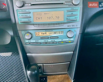 Серый Тойота Камри, объемом двигателя 2.4 л и пробегом 200 тыс. км за 7500 $, фото 10 на Automoto.ua