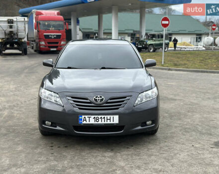 Сірий Тойота Камрі, об'ємом двигуна 2.36 л та пробігом 274 тис. км за 8000 $, фото 1 на Automoto.ua