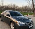 Сірий Тойота Камрі, об'ємом двигуна 3.5 л та пробігом 347 тис. км за 6850 $, фото 1 на Automoto.ua