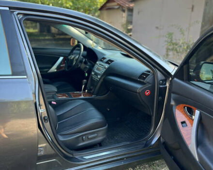 Серый Тойота Камри, объемом двигателя 3.5 л и пробегом 293 тыс. км за 7950 $, фото 19 на Automoto.ua