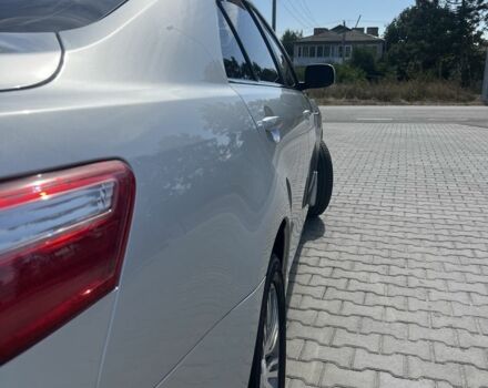 Серый Тойота Камри, объемом двигателя 2.4 л и пробегом 280 тыс. км за 8600 $, фото 2 на Automoto.ua