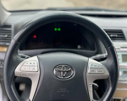 Серый Тойота Камри, объемом двигателя 2.36 л и пробегом 230 тыс. км за 9200 $, фото 12 на Automoto.ua