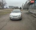 Сірий Тойота Камрі, об'ємом двигуна 2.4 л та пробігом 329 тис. км за 8300 $, фото 1 на Automoto.ua