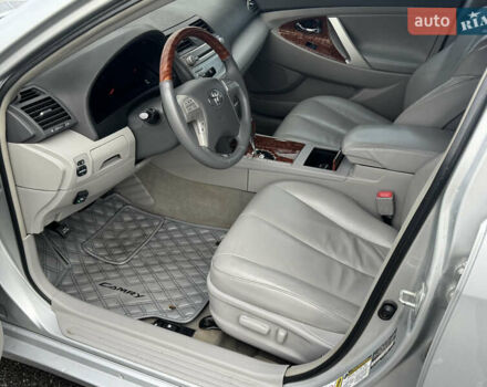 Тойота Камри 2006 в Днепре (Днепропетровске) на Automoto.ua Серый Тойота Камри, объемом двигателя 3.5 л и пробегом 255 тыс. км за 8500 $, фото 6 на Automoto.ua