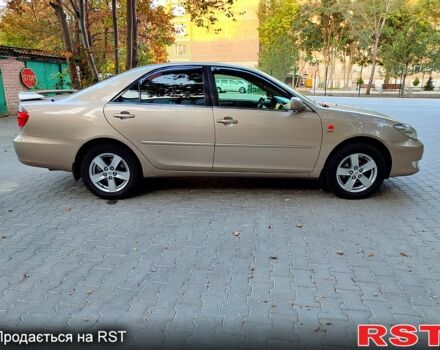 Серый Тойота Камри, объемом двигателя 2.4 л и пробегом 185 тыс. км за 7999 $, фото 3 на Automoto.ua