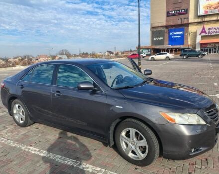 Серый Тойота Камри, объемом двигателя 2.4 л и пробегом 184 тыс. км за 9000 $, фото 1 на Automoto.ua