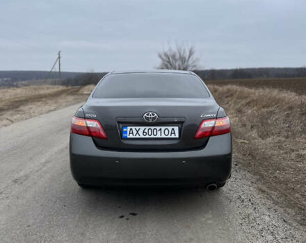 Серый Тойота Камри, объемом двигателя 2.36 л и пробегом 230 тыс. км за 9200 $, фото 6 на Automoto.ua